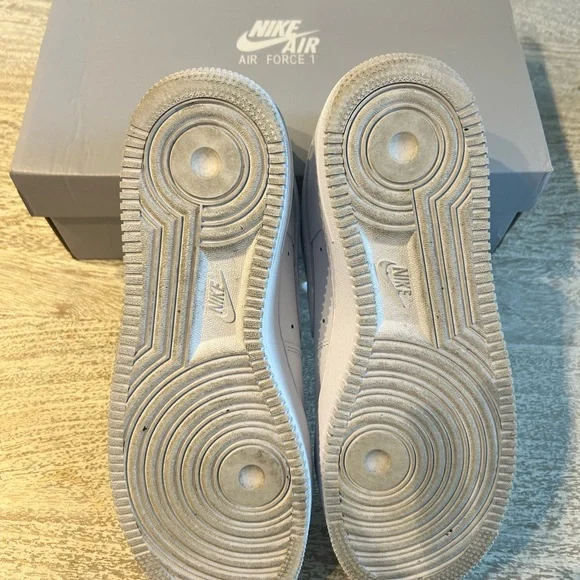 Air Force One White size 10 good condition only worn twice - Picture 5 of 5